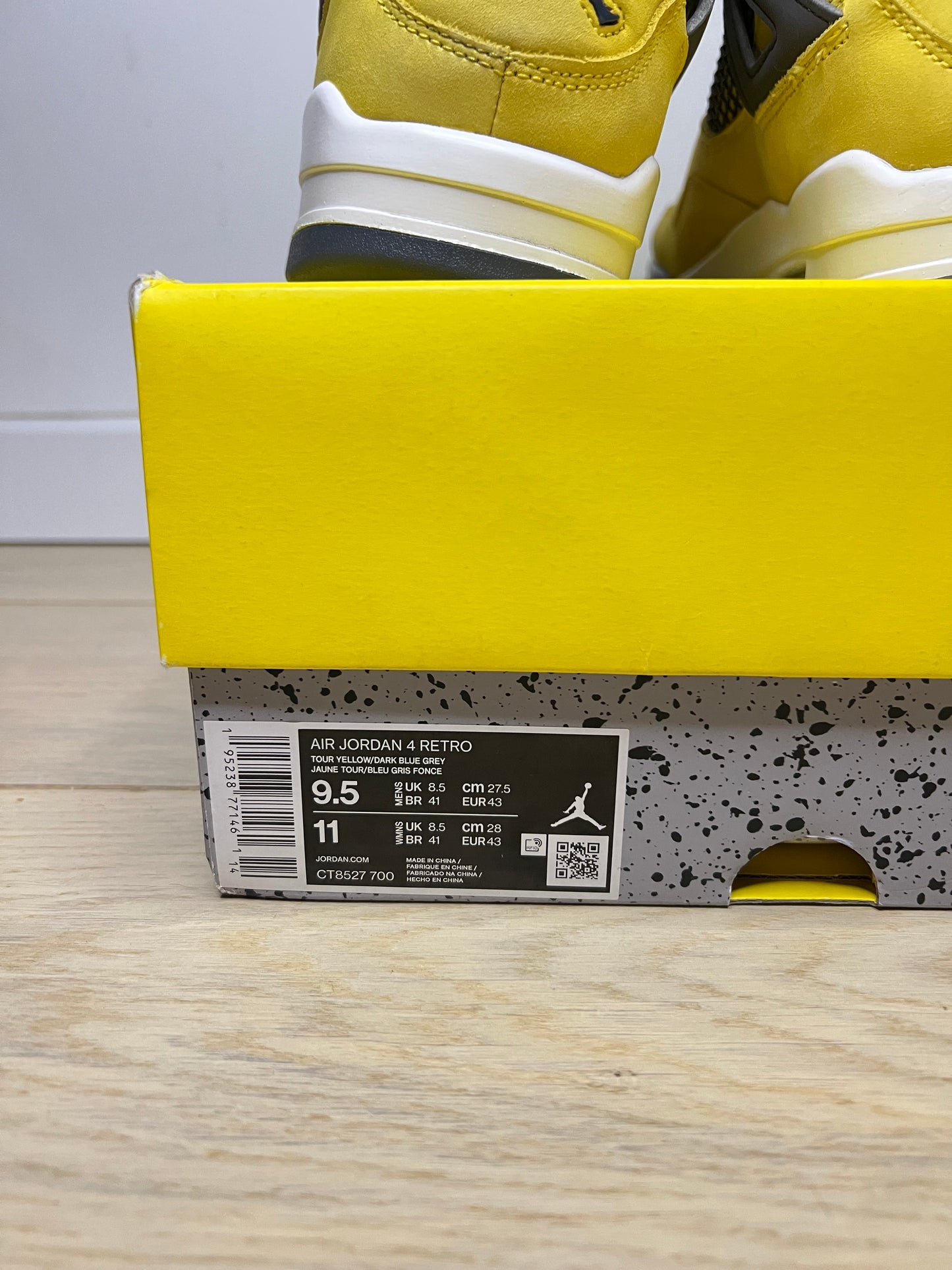 JORDAN 4 LIGHTNING