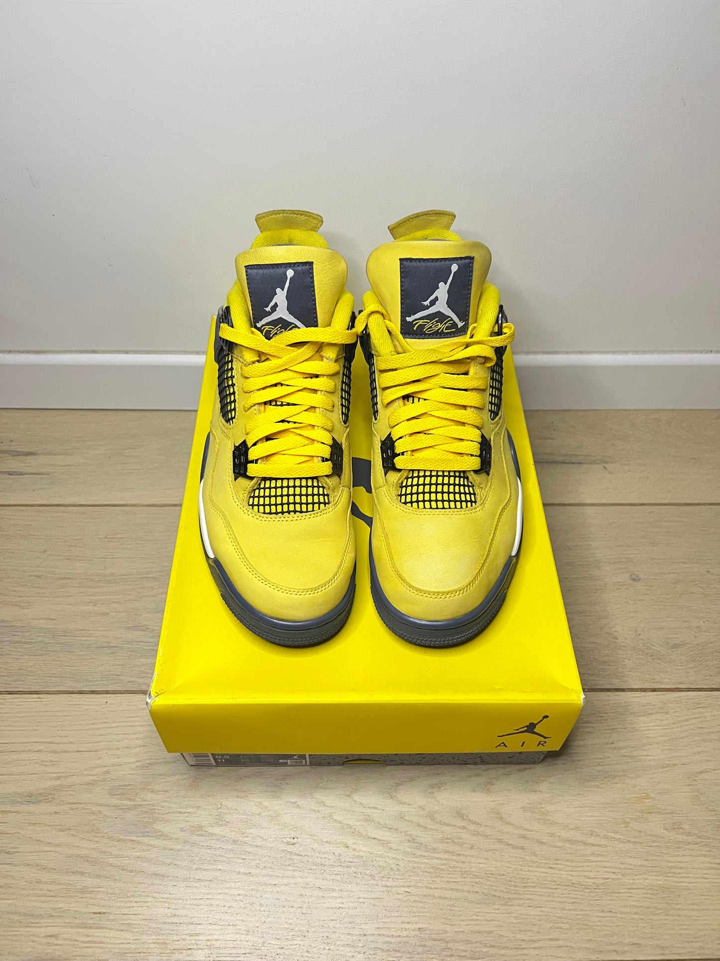 JORDAN 4 LIGHTNING