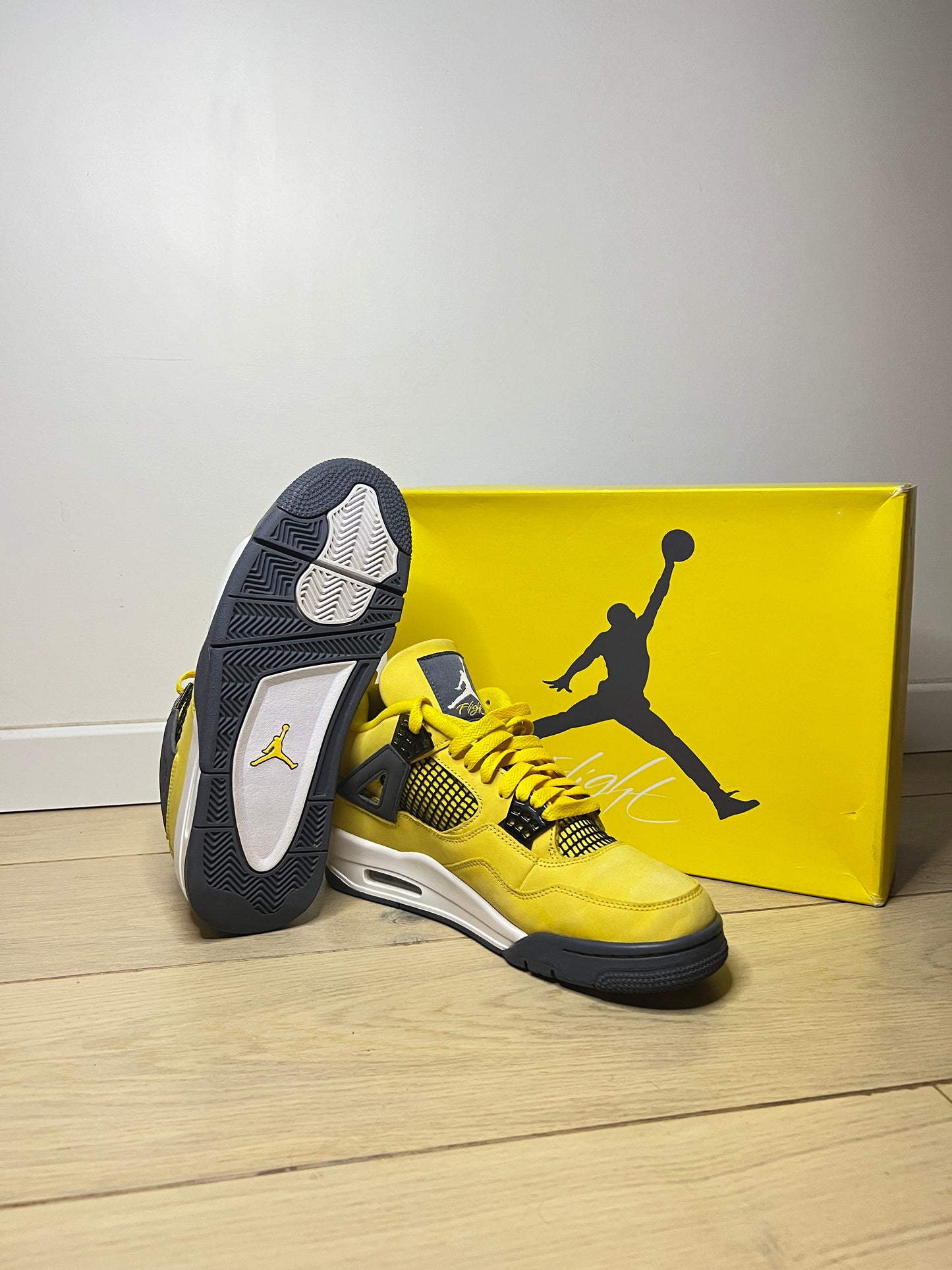 JORDAN 4 LIGHTNING