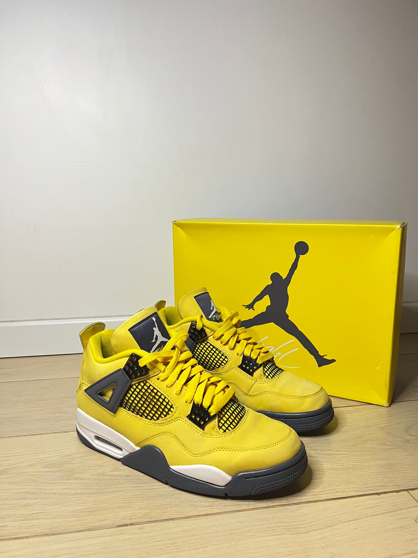 JORDAN 4 LIGHTNING