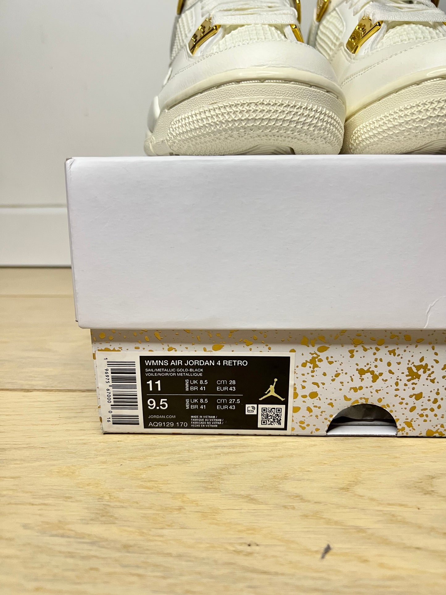 JORDAN 4 METALLIC GOLD
