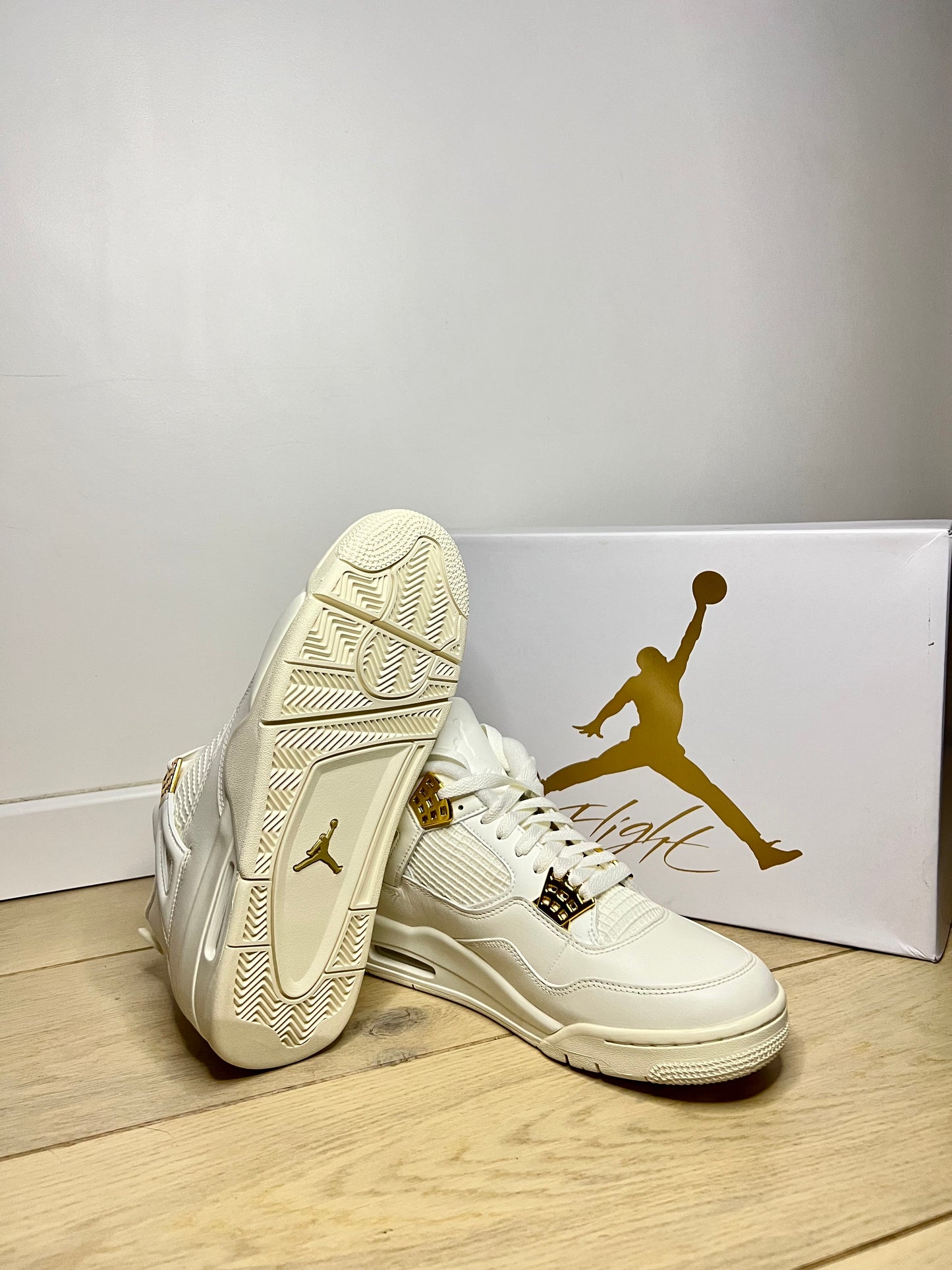 JORDAN 4 METALLIC GOLD