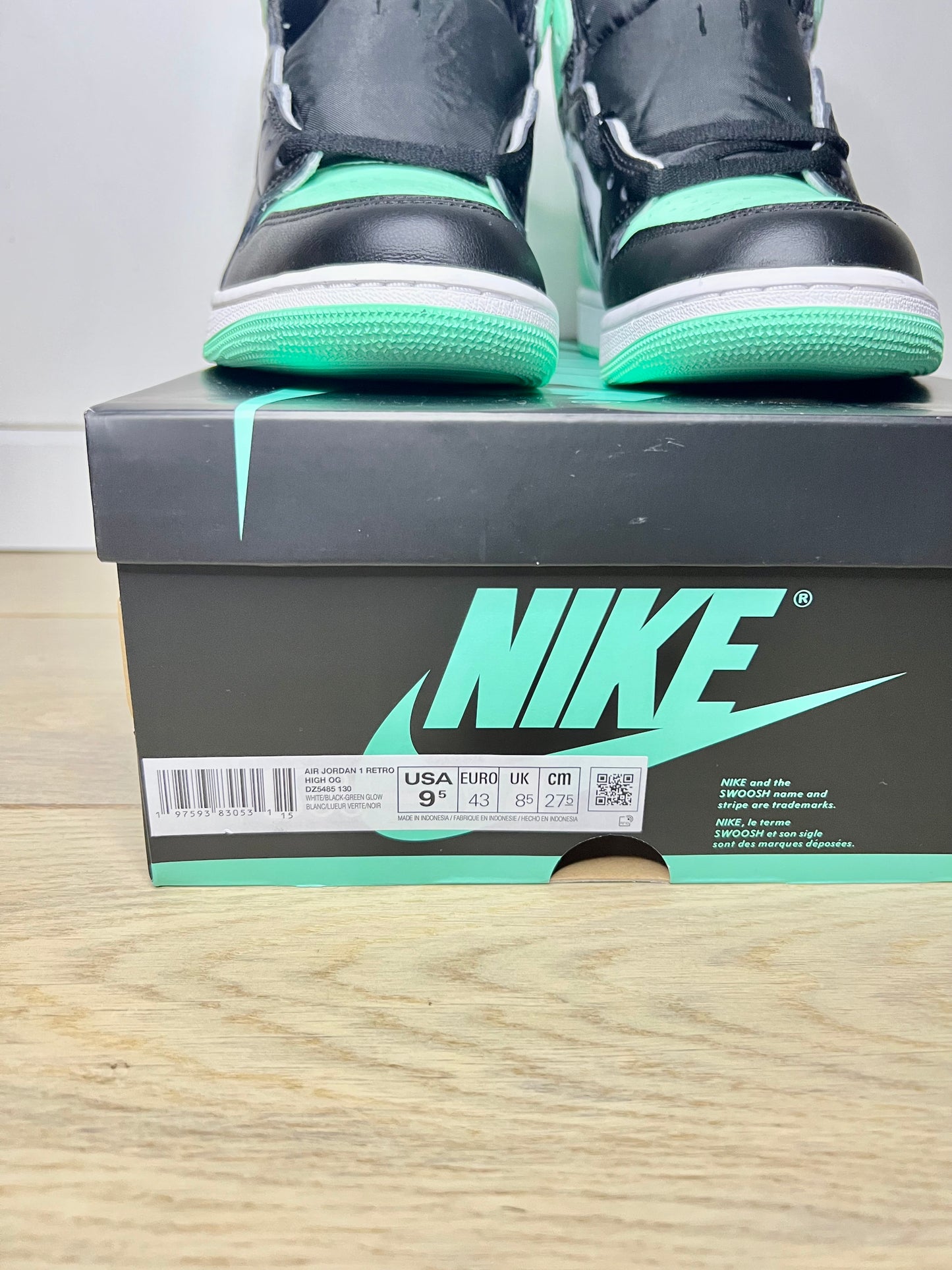 JORDAN 1 GREEN GLOW