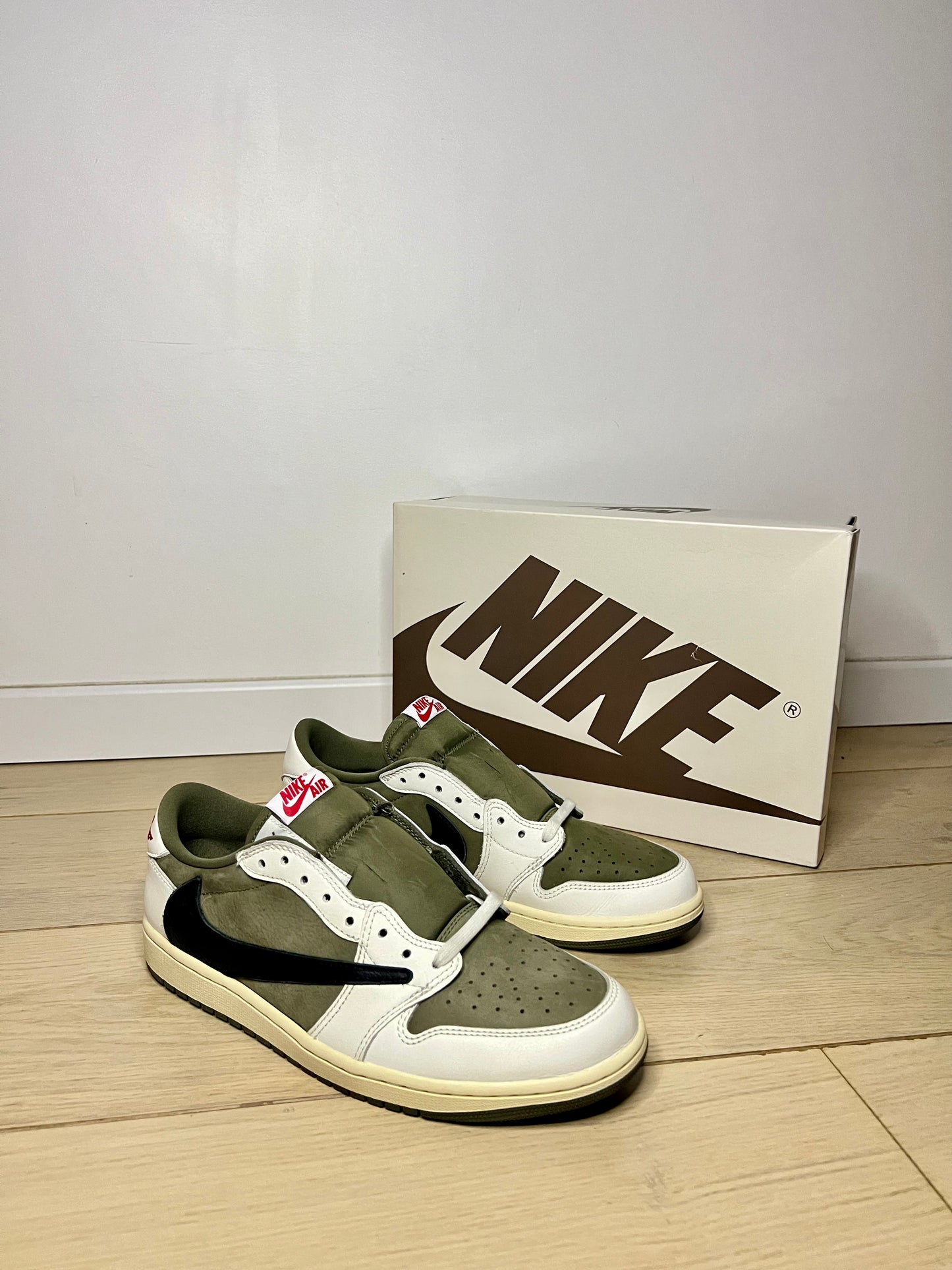 JORDAN 1 LOW TRAVIS SCOTT MEDIUM OLIVE