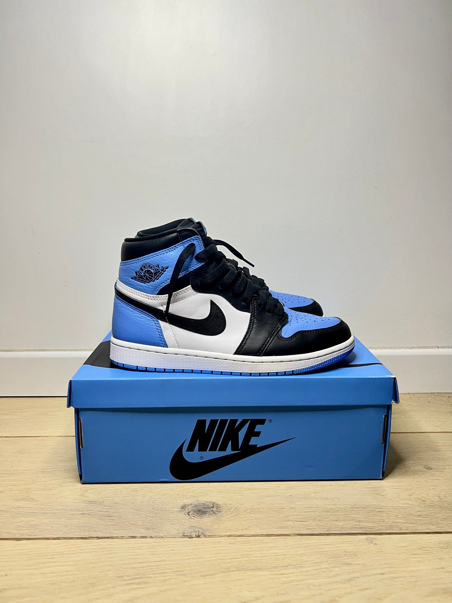 JORDAN 1 HIGH UNC
