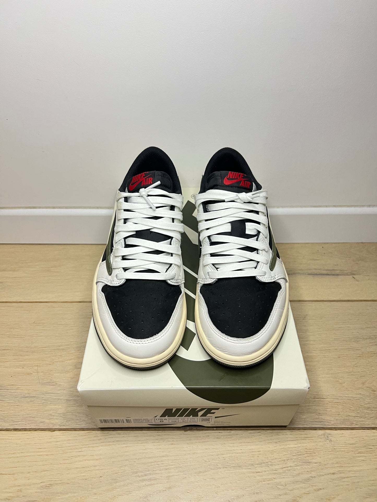 JORDAN 1 LOW TRAVIS SCOTT OLIVE