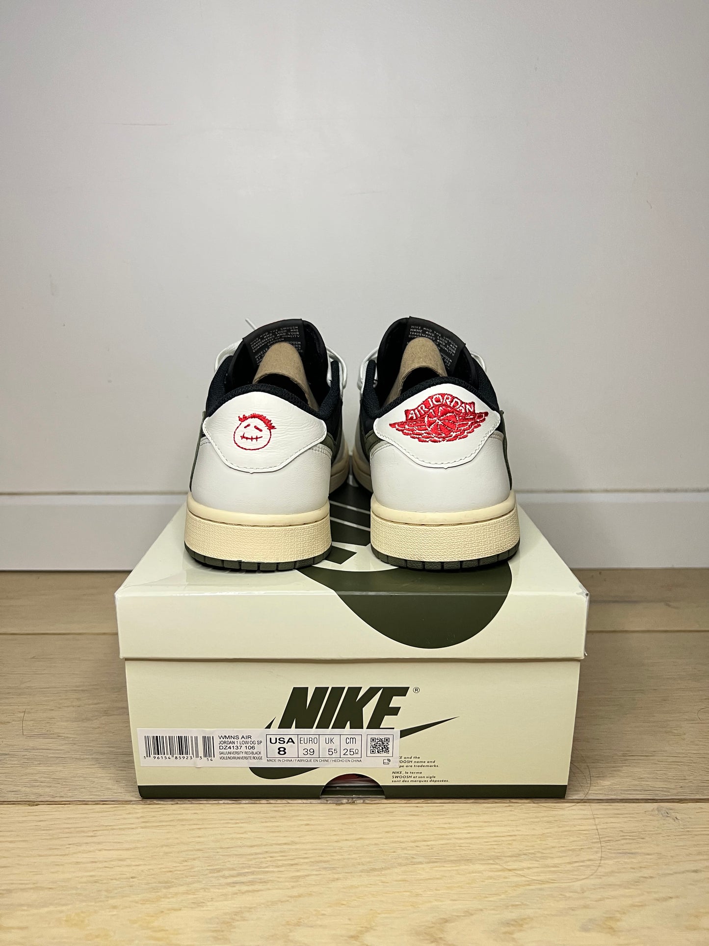 JORDAN 1 LOW TRAVIS SCOTT OLIVE