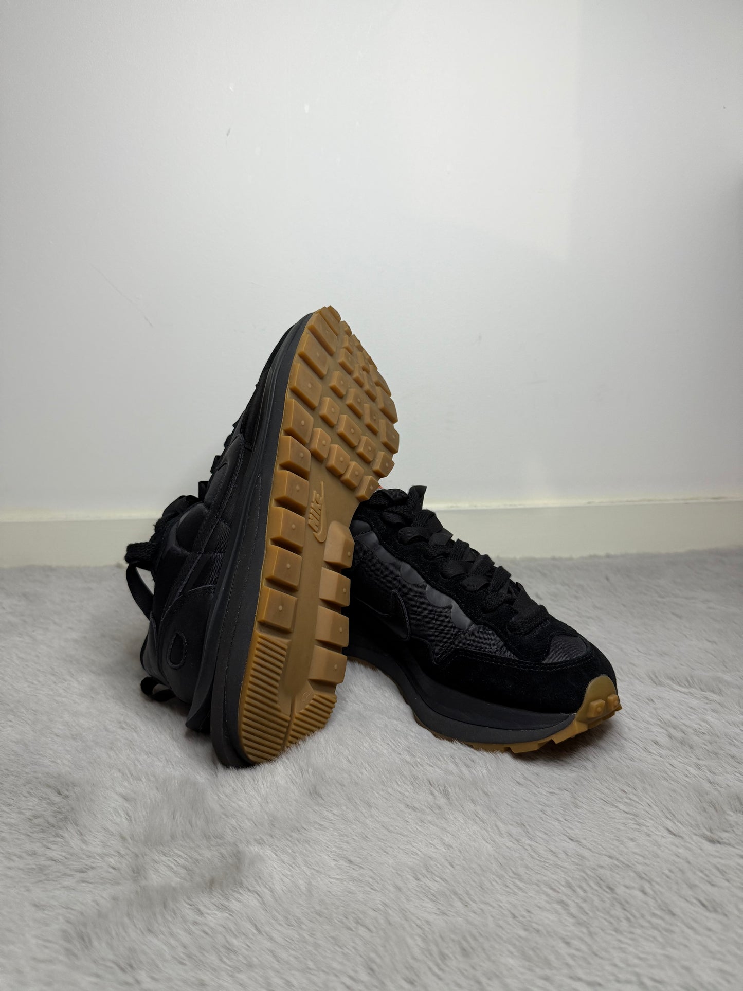 Sacai vapporwaffle black gum