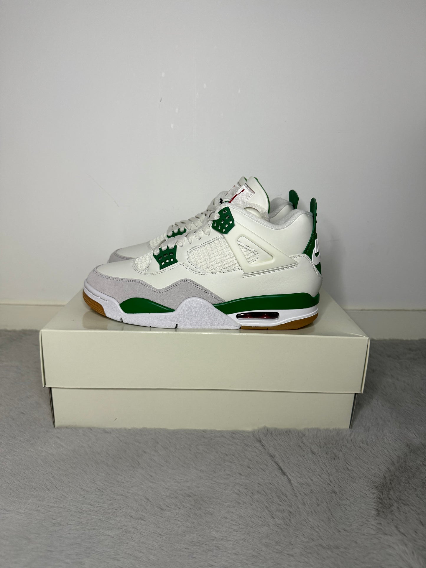 jordan 4 SB pine green