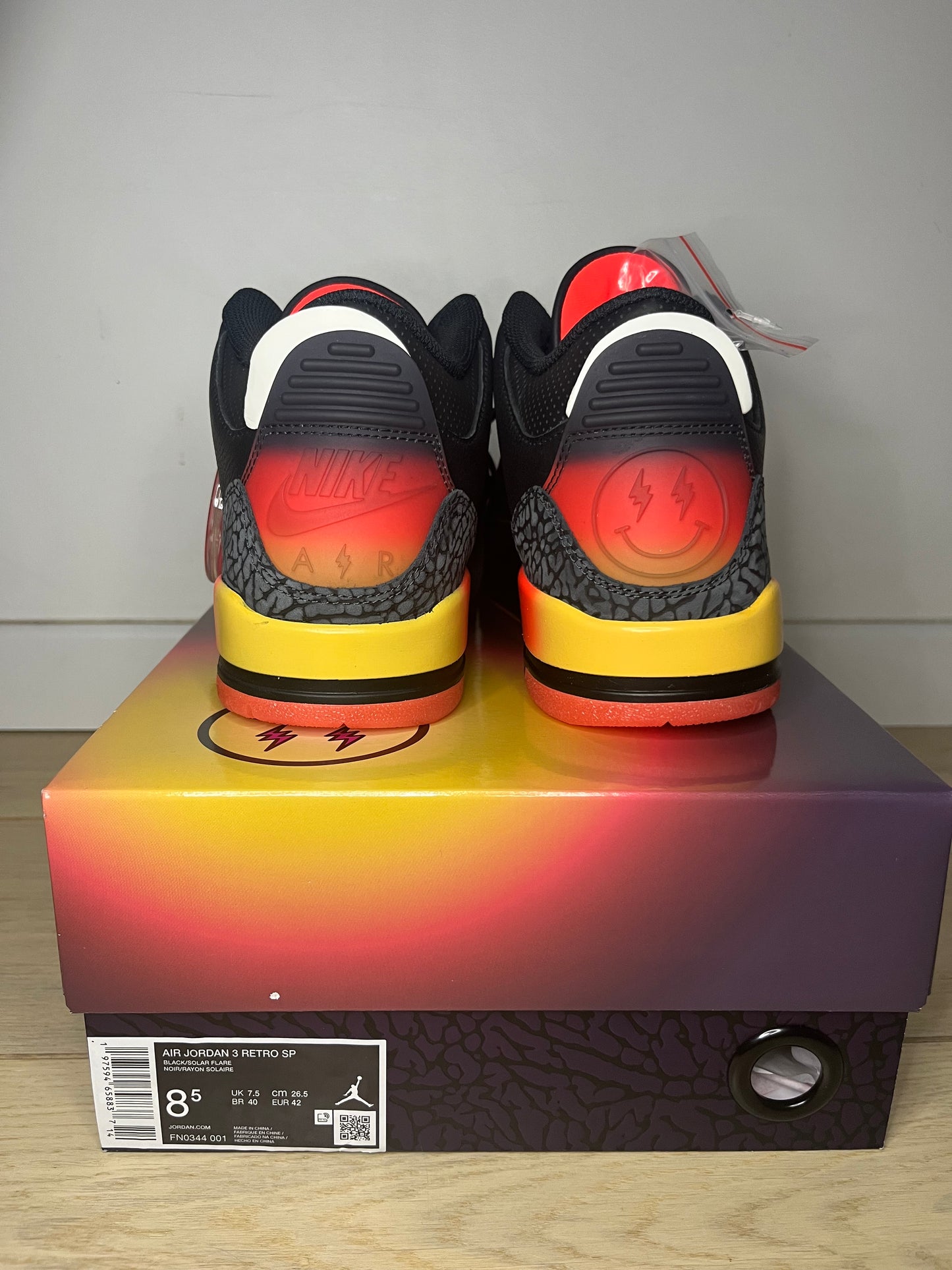 JORDAN 3 JBALVIN RIO