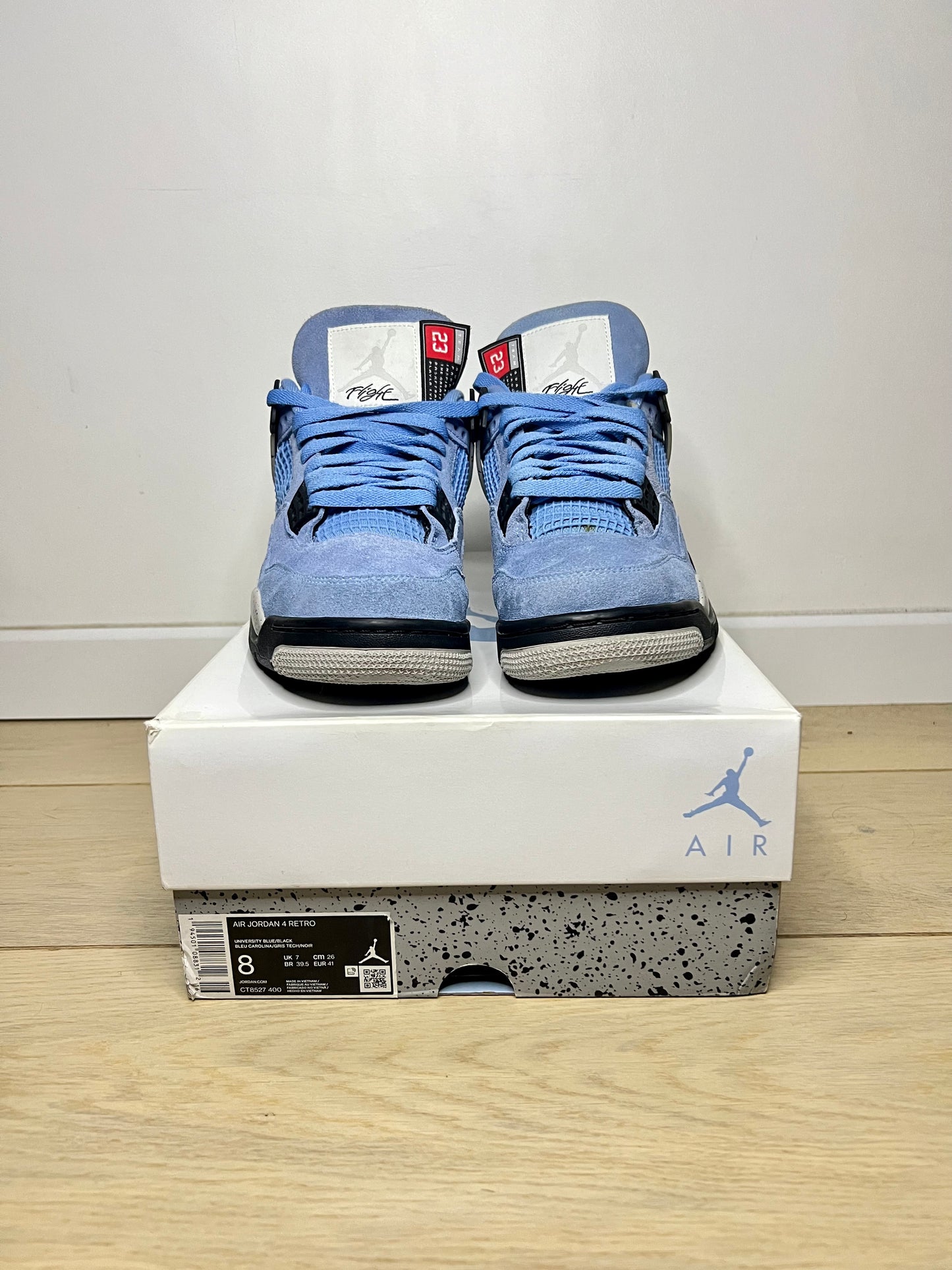 Jordan 4 UNC (size 41)