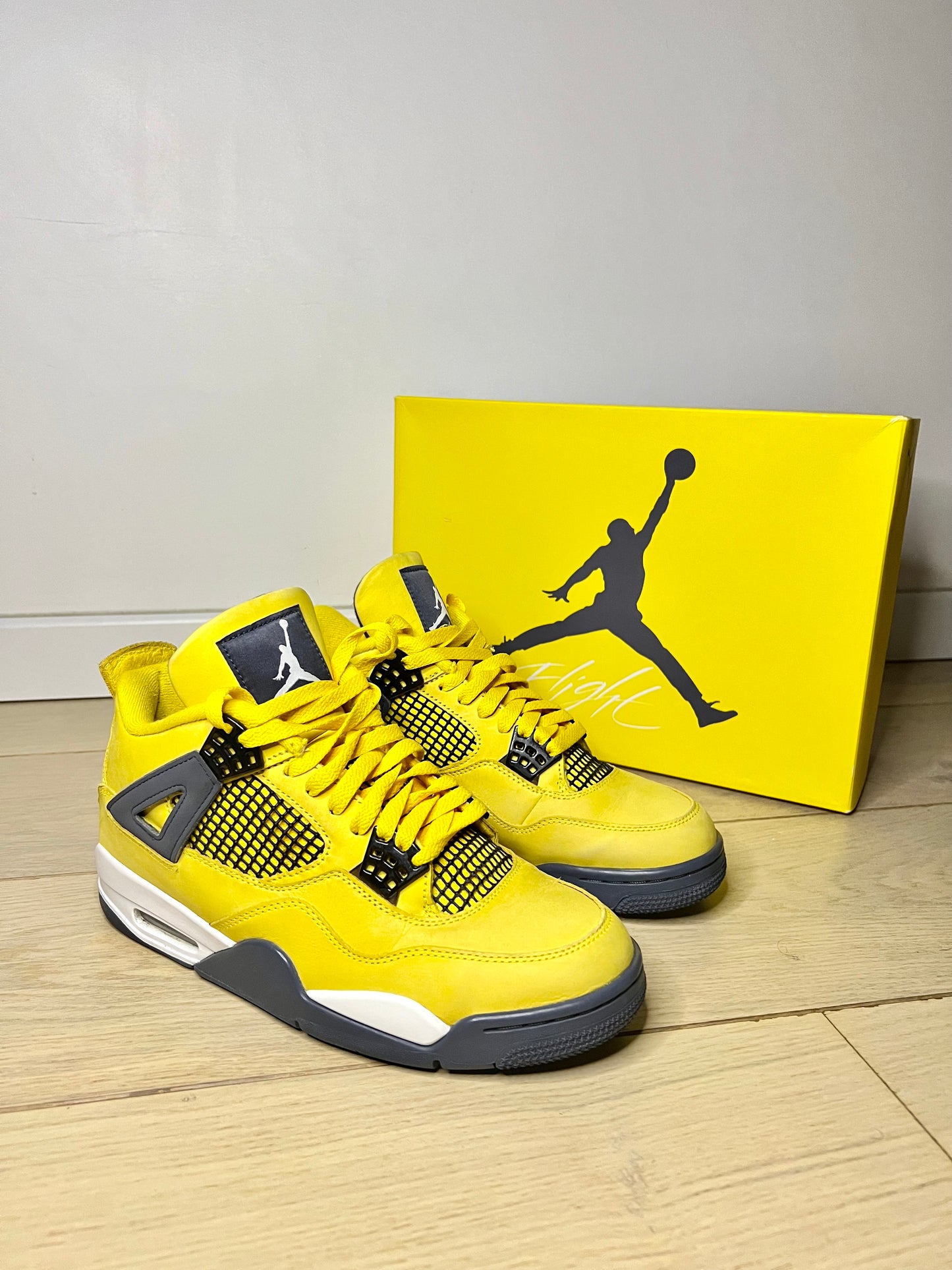 JORDAN 4 LIGHTNING