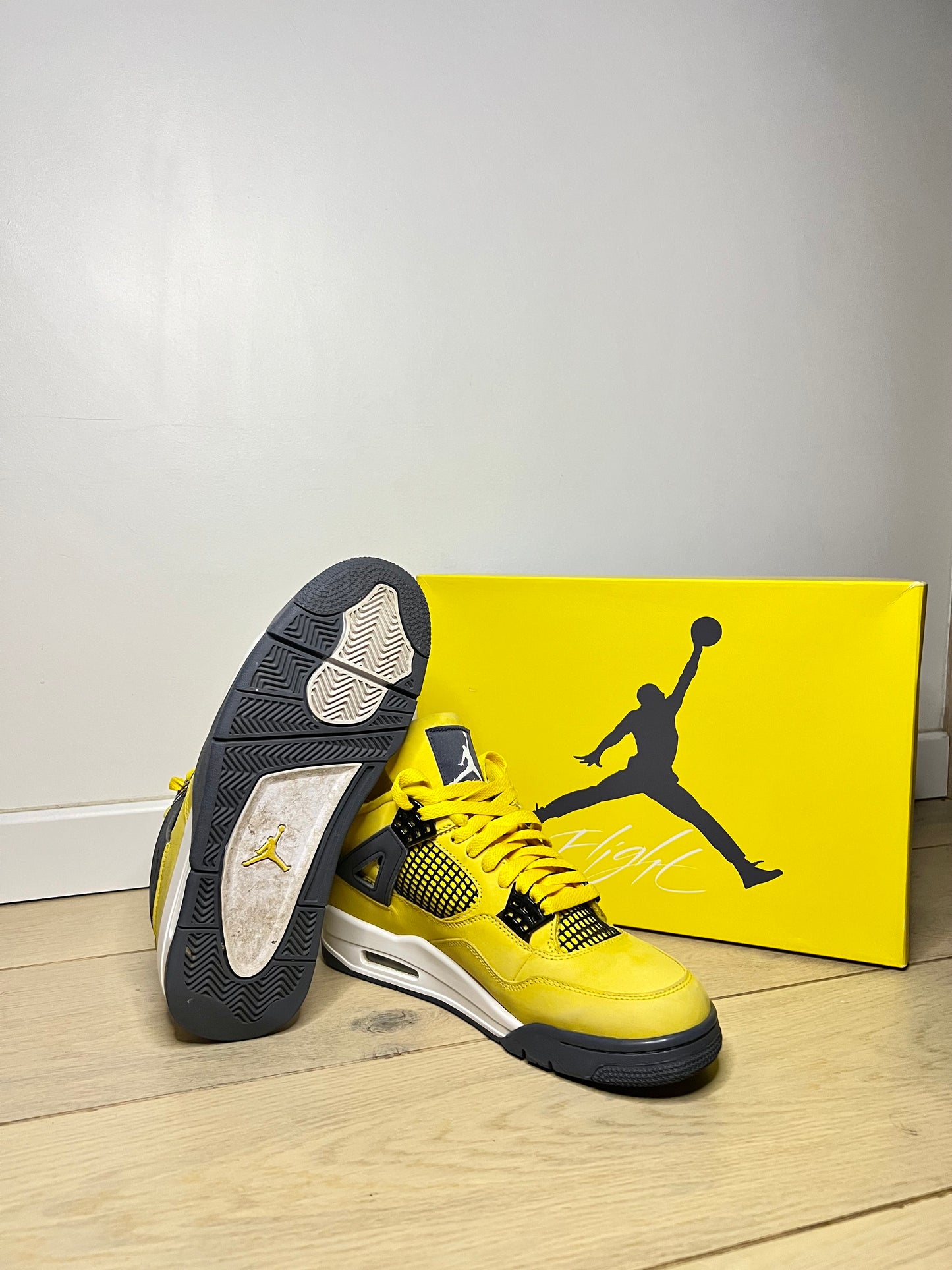 JORDAN 4 LIGHTNING