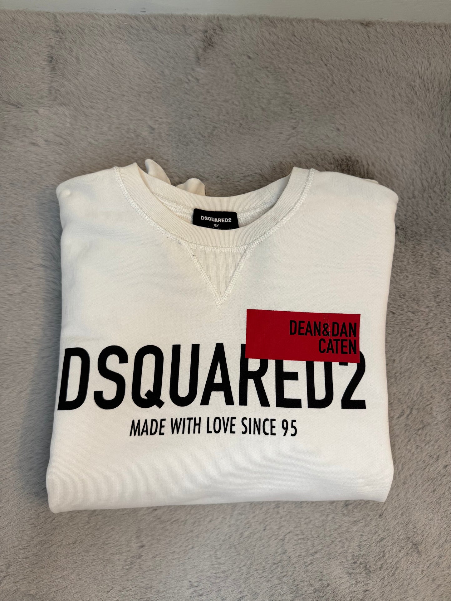 Pull Dsquared2